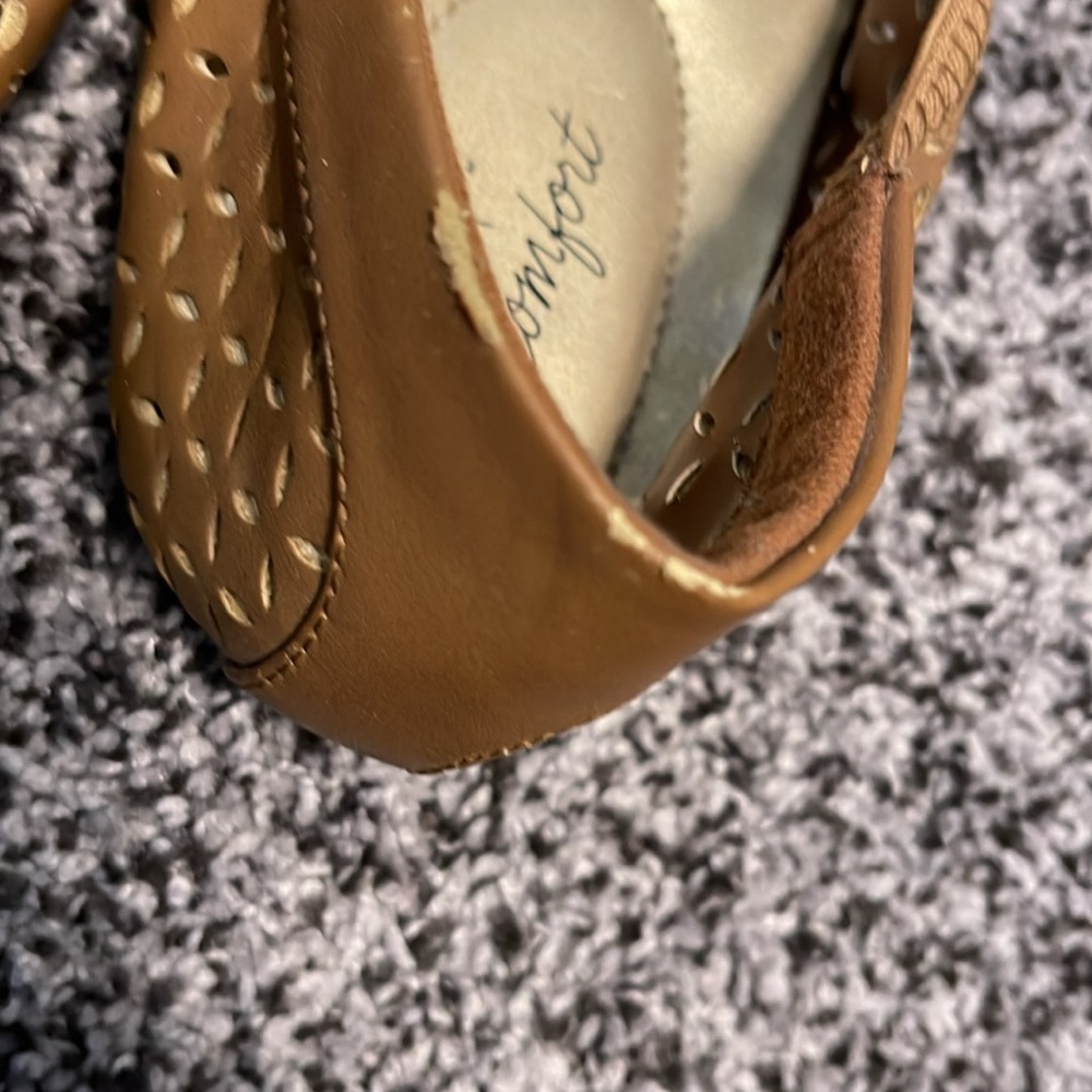 Brown flats - Picture 7 of 9